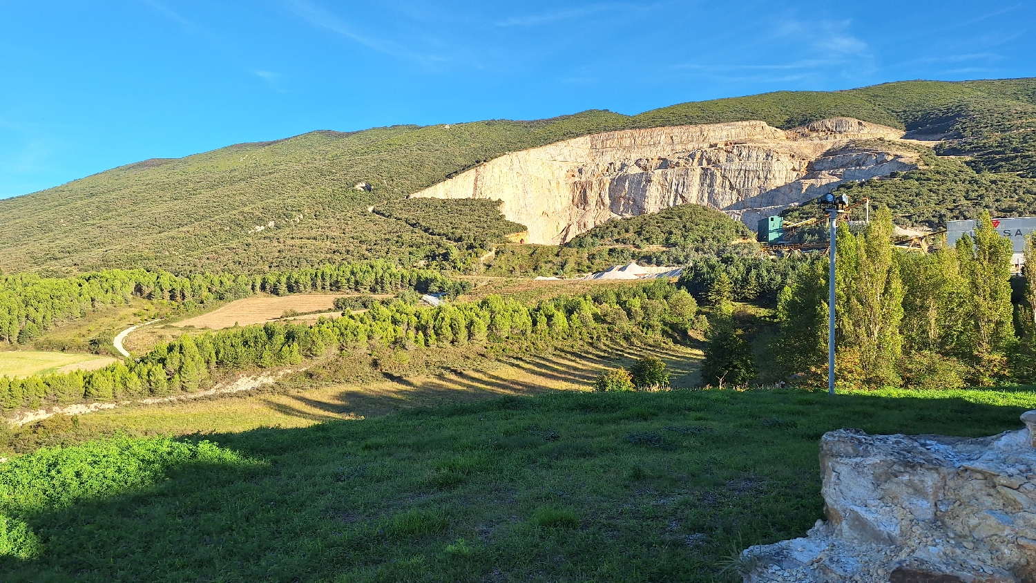 El Camino, Aragon út, Tiebas, kőfejtés a hegyoldalban