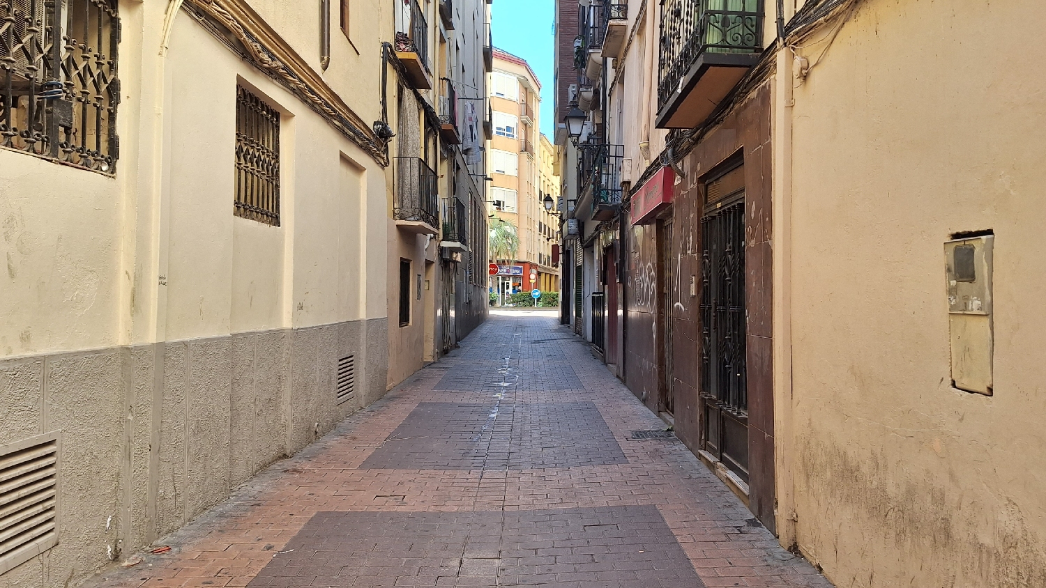 El Camino, Aragon út, Zaragoza, a nem túl bizalomgerjesztő utca