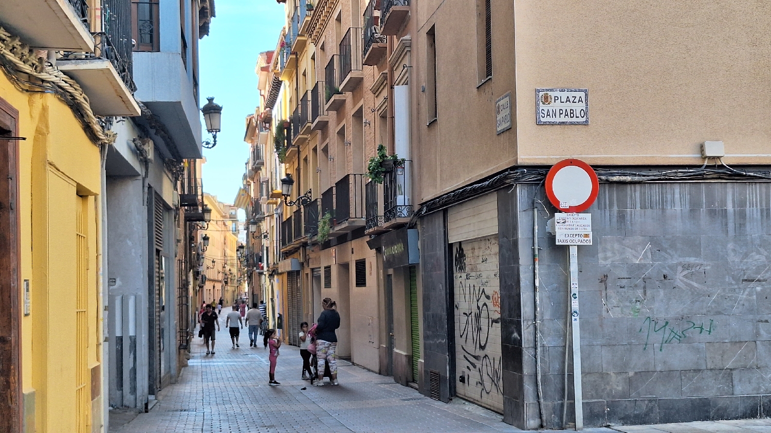 El Camino, Aragon út, Zaragoza, lepukkant mellékutca