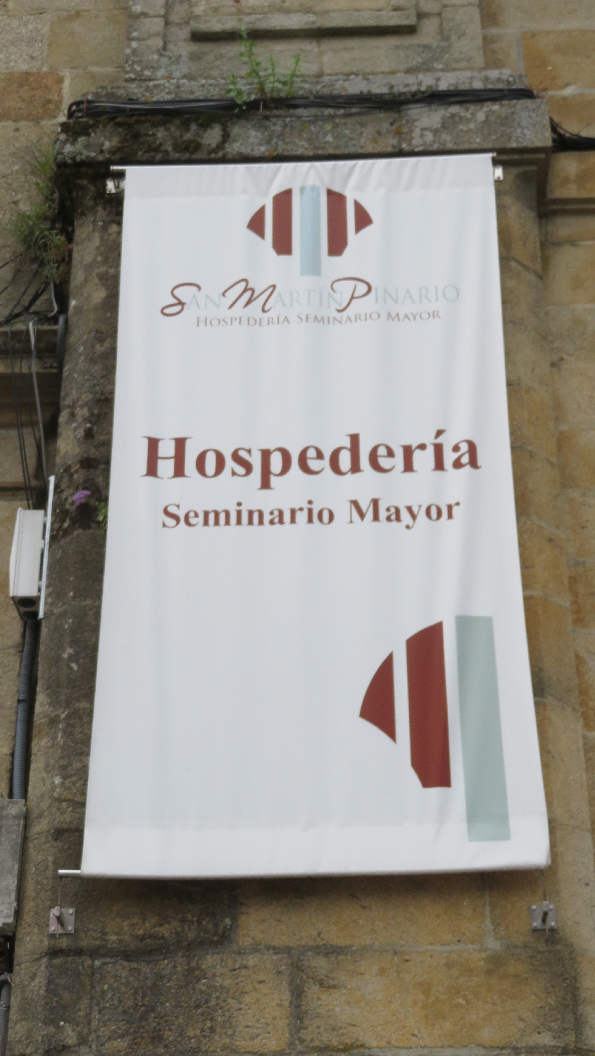 El Camino, Santiago de Compostela, a Seminario Mayor bejárata