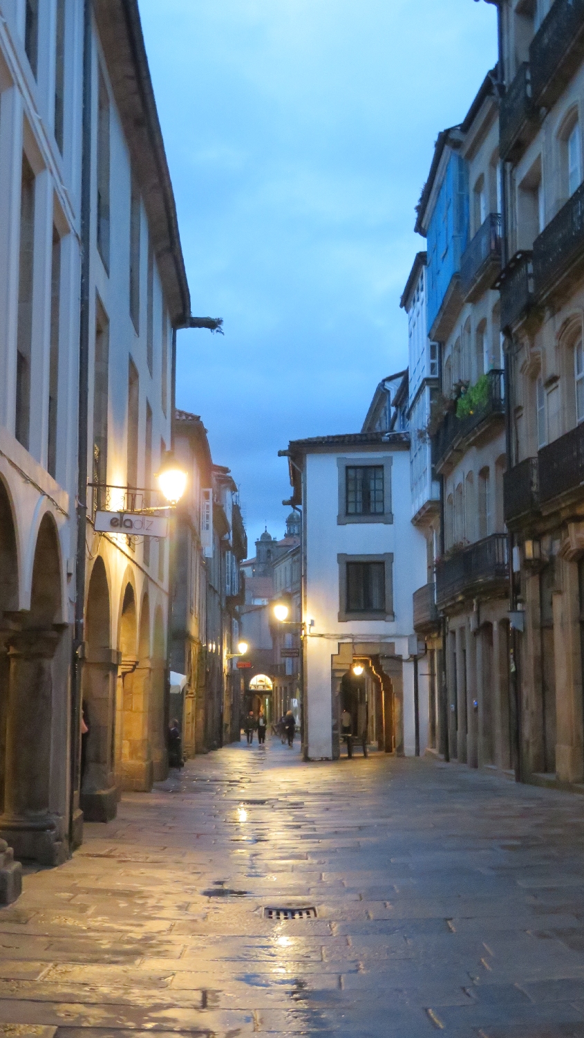 El Camino, Santiago de Compostela, szűk óvárosi utca