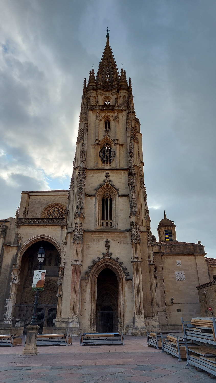 Camino Primitivo, Oviedo, a katedrális