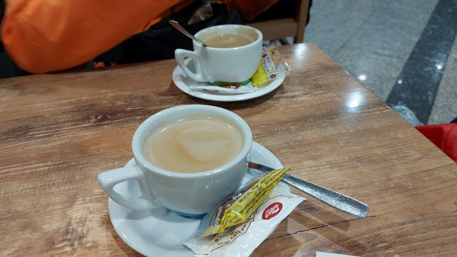Camino Primitivo, Oviedo, buszpályaudvar, kávézunk