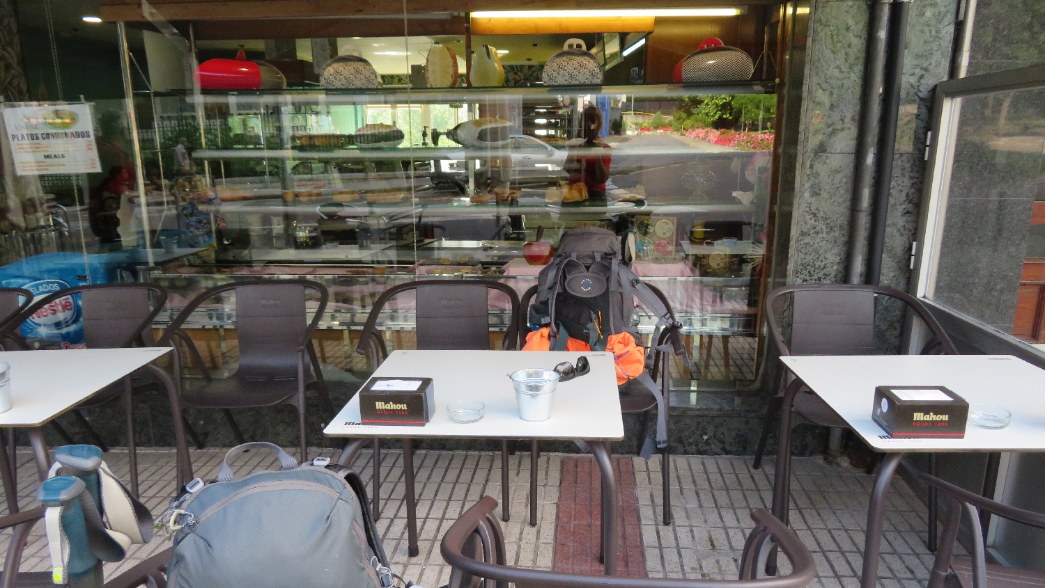 Camino Primitivo, Grado, a bár terasza, ahol megálltunk reggelizni és kávézni