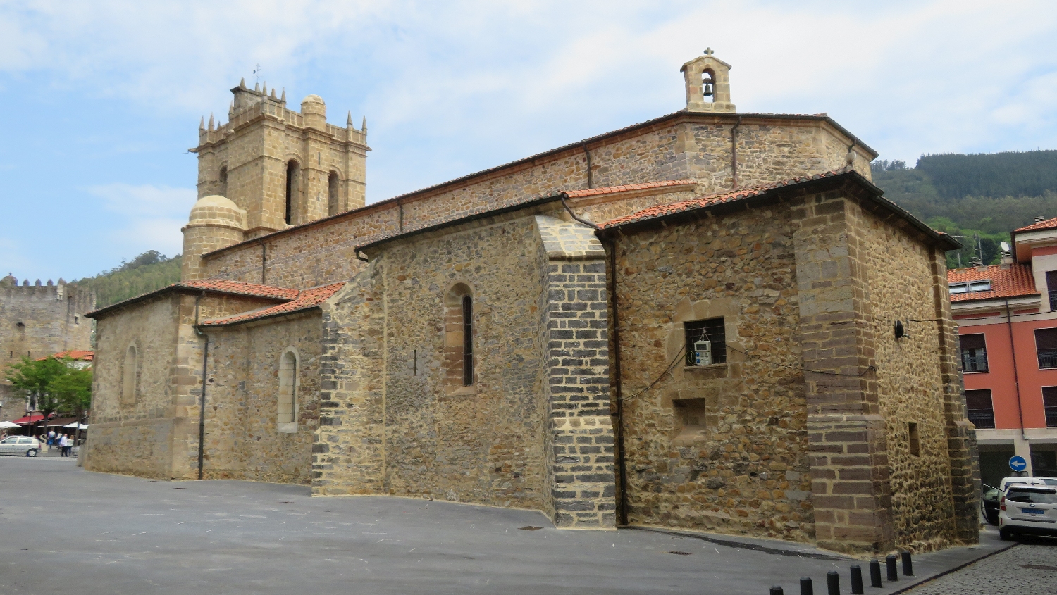Camino Primitivo, Salas, templom