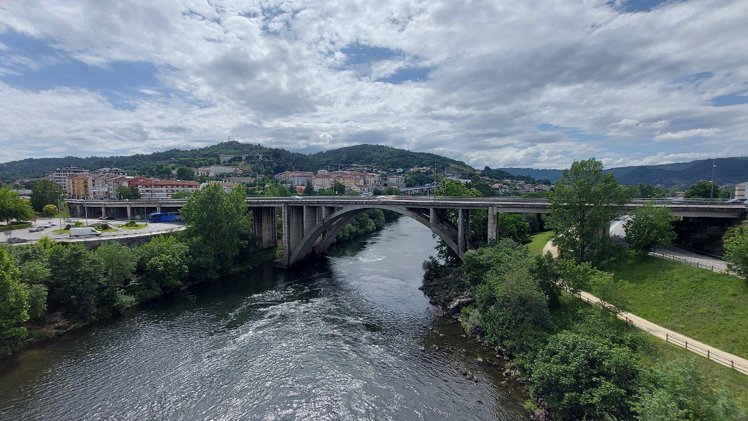 El Camino, Ourense, egy másik híd a távolban