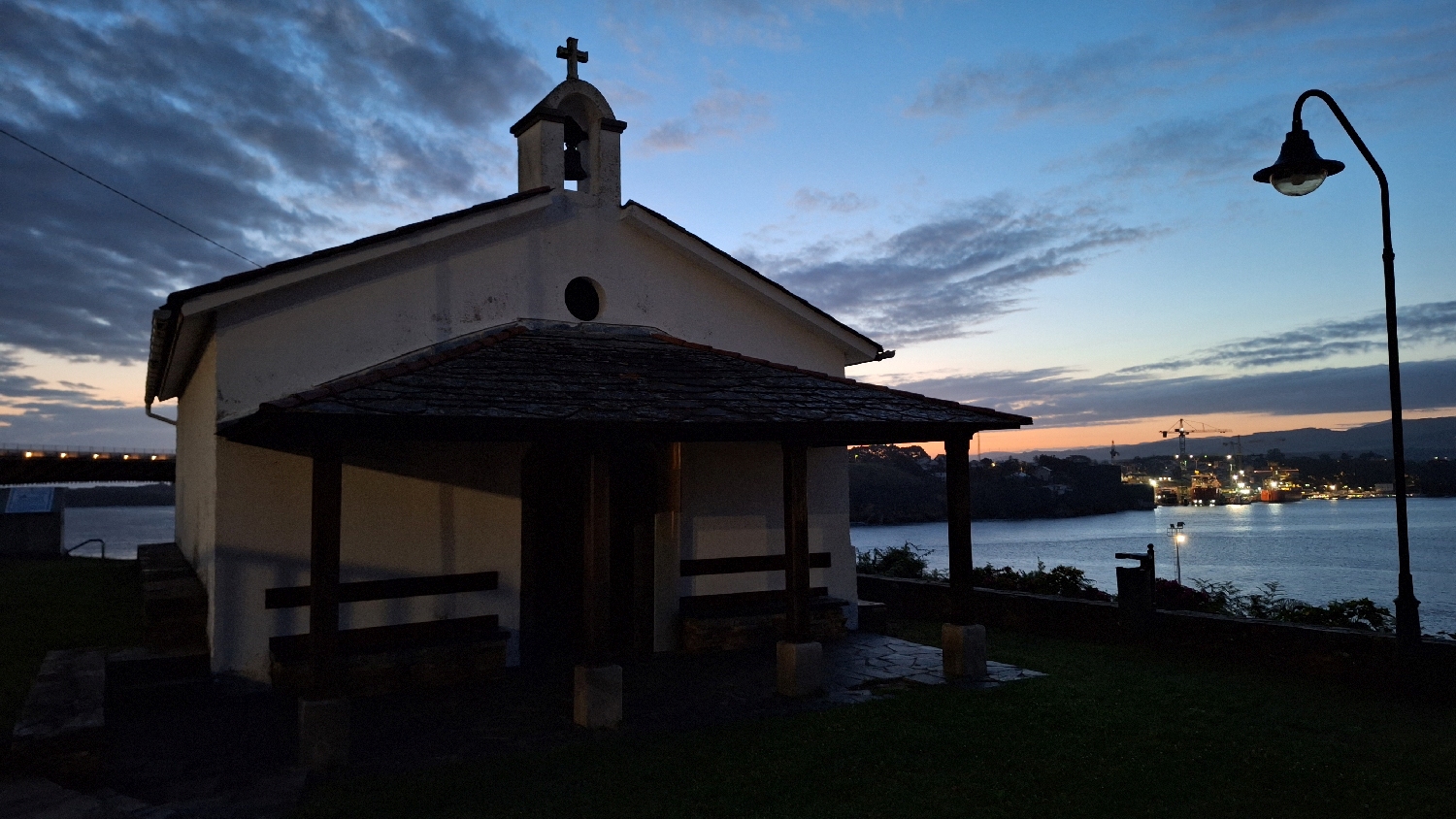 Camino del Norte, Ribadeo, reggeli indulás, egy szép kis kápolna