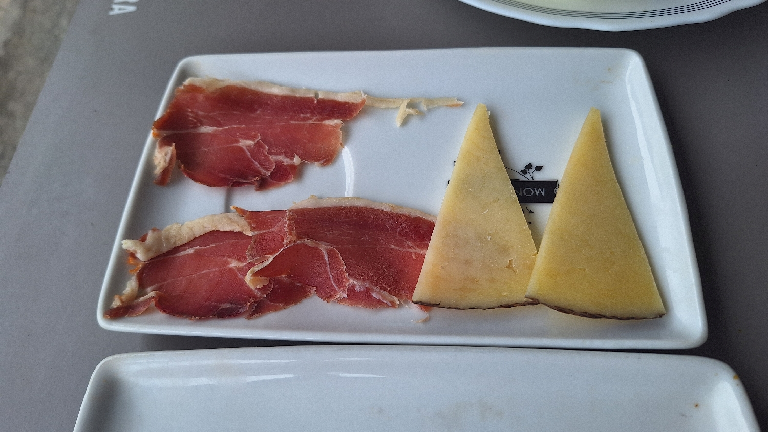 Camino del Norte, Vilanova de Lourenzá, sajt és sonka
