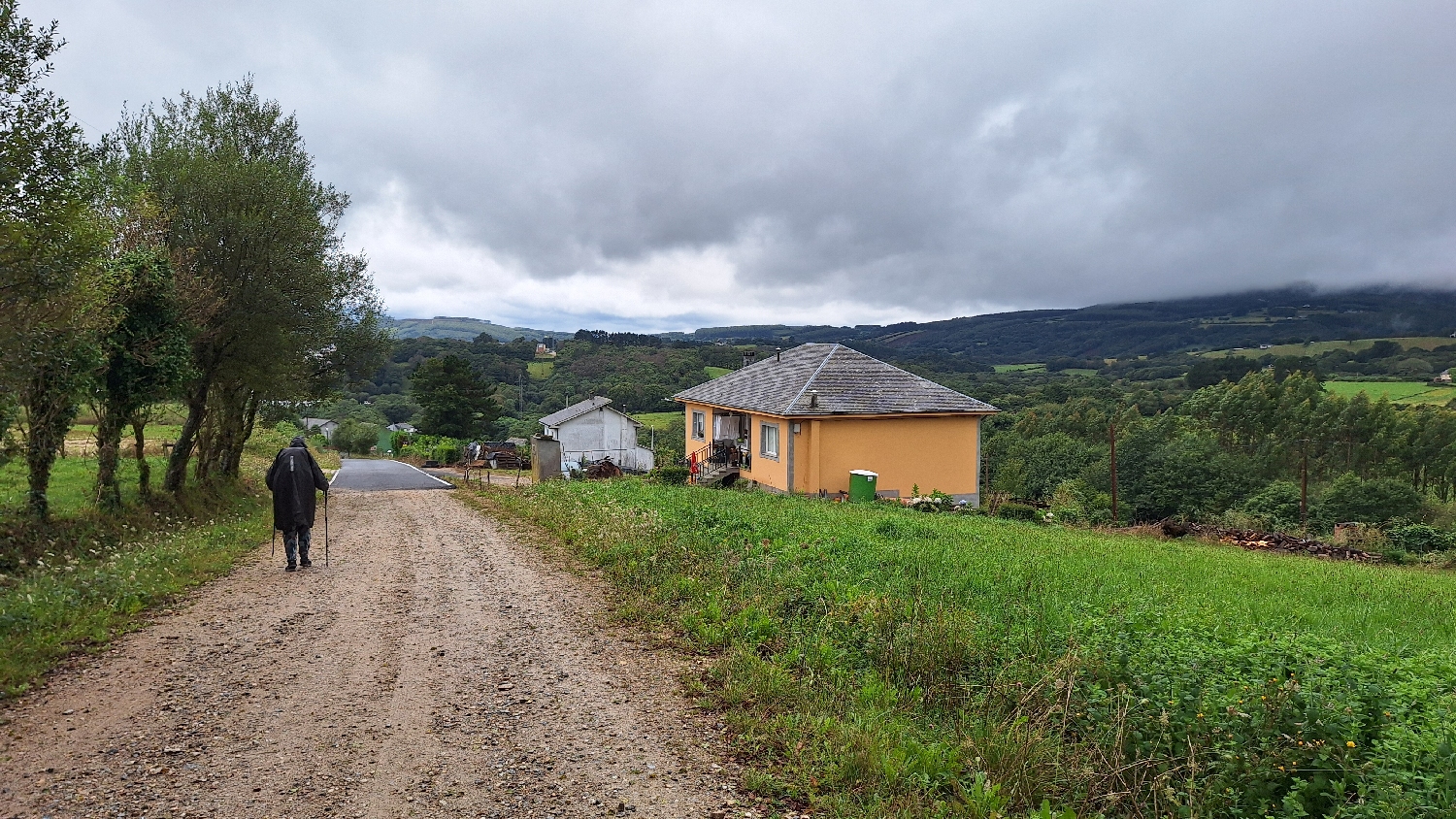 Camino del Norte, lakott település felé közeledünk