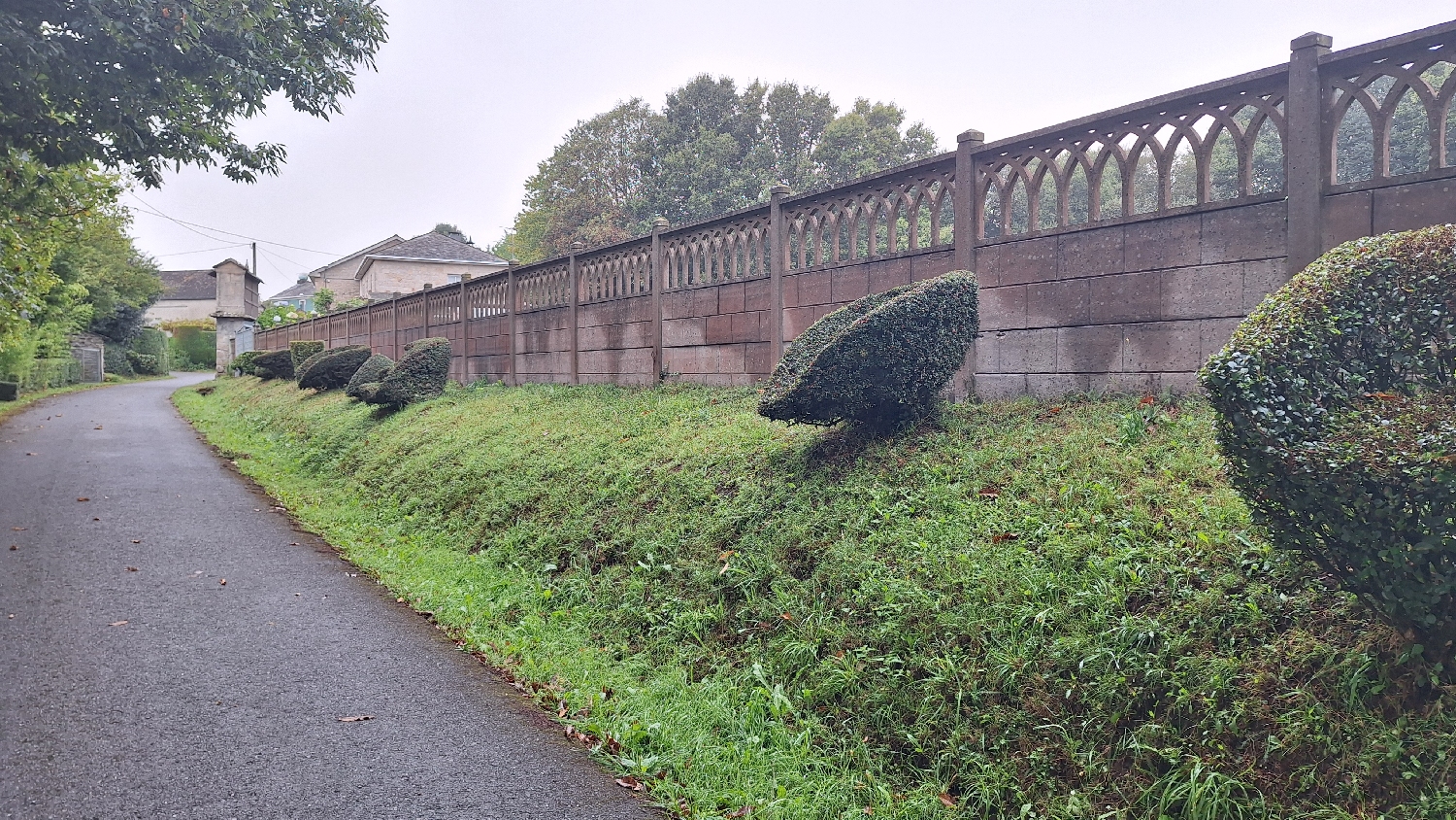 Camino del Norte, formára nyírt sövény szobrok