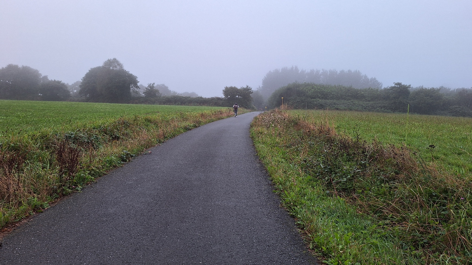 Camino del Norte, reggeli indulás eleinte aszfaltúton