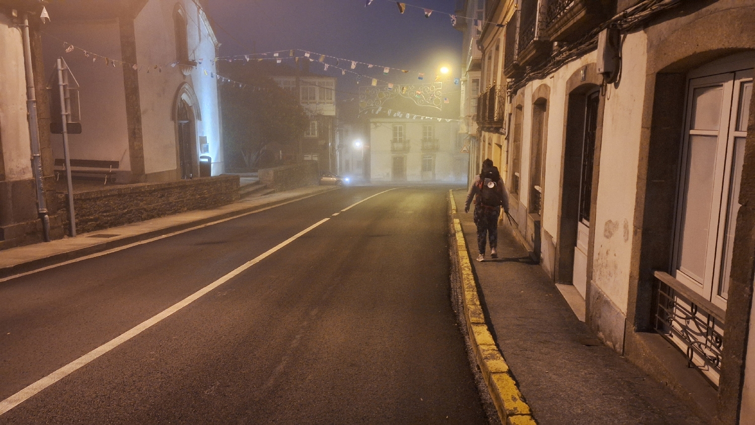 Camino del Norte, Vilalba, kora reggeli indulás a sötétben