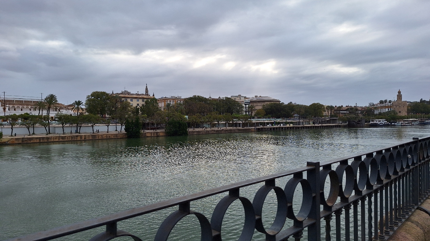 Vía de la Plata, Sevilla, már úton a folyóparton