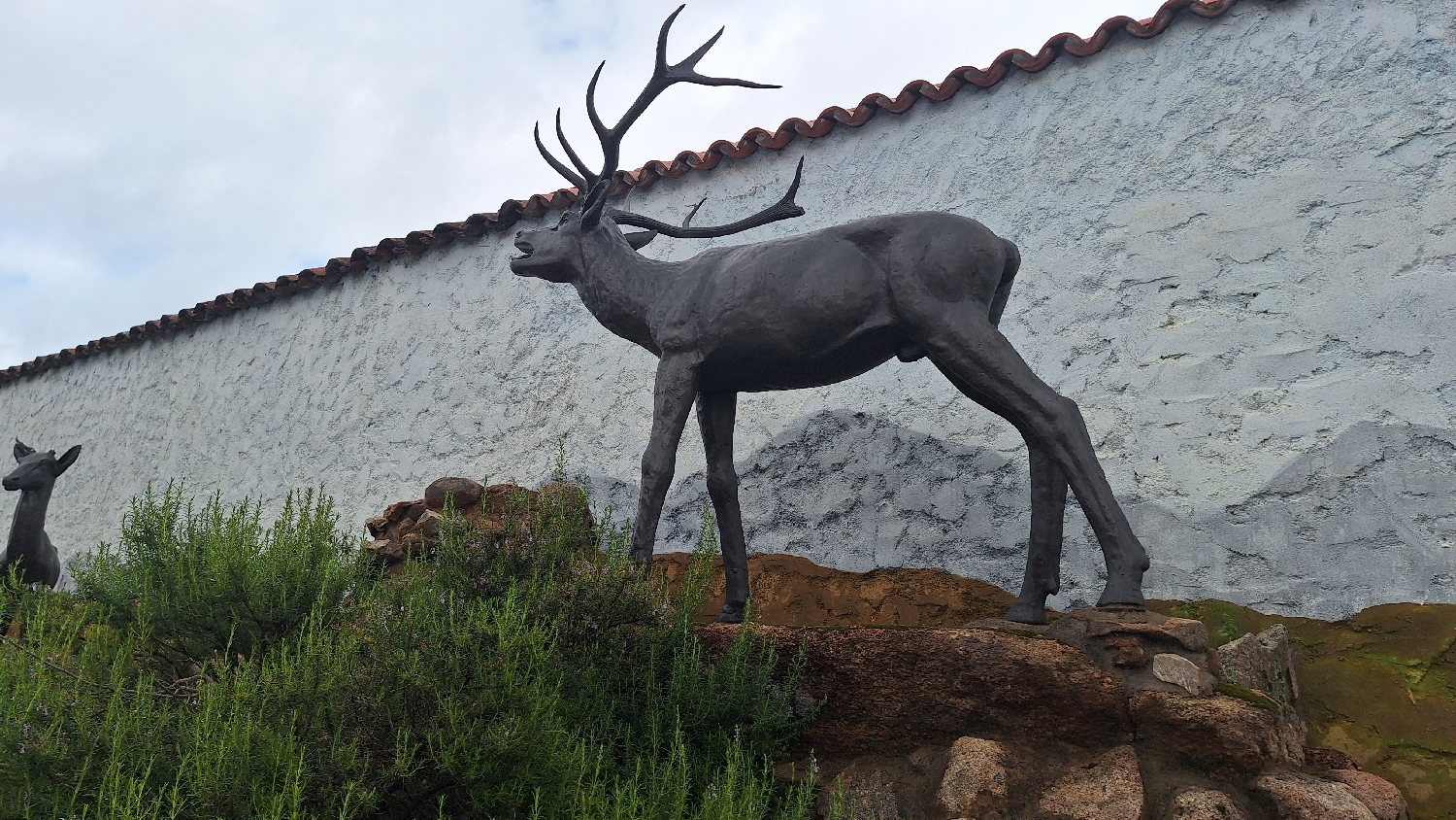 Vía de la Plata, Almadén de la Plata, az állatos szoborcsoport