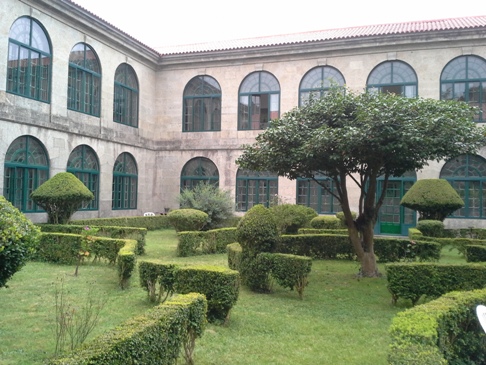 Santiago de Compostela, egyházi kollégium, a szállásunk belső udvara és kertje