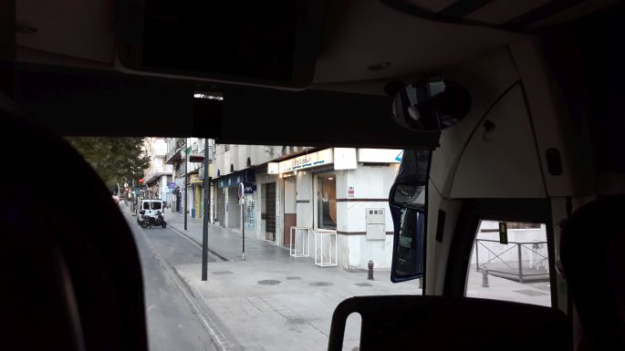 Andalúz körutazás, busszal Rondába, a sarkon az a bizonyos kávézó, ahol folyt a whisky... :-)