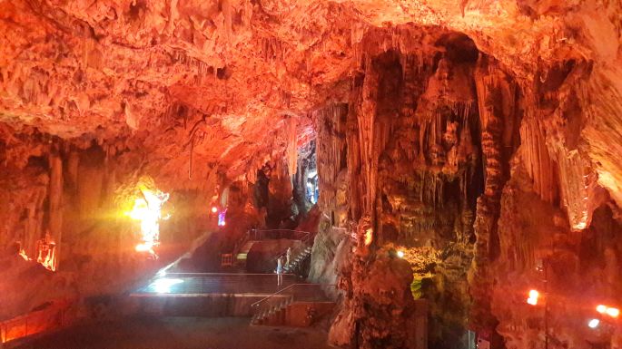 Andalúz körút, Gibraltár, Saint Michael cseppkőbarlang