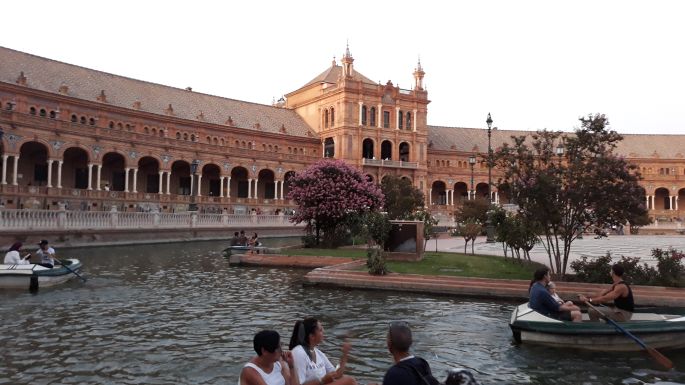 Andalúz körutazás, Sevilla, az ikonikus Plaza de Espana tér