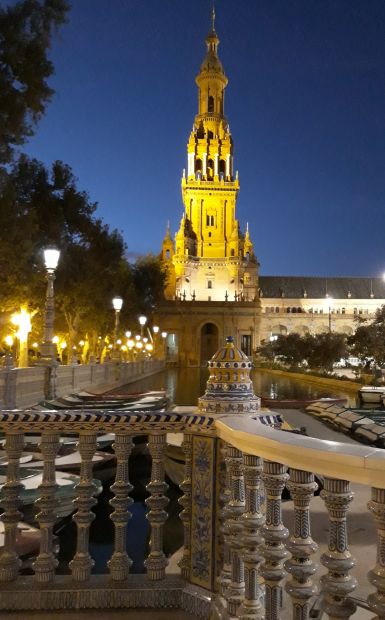 Andalúz körutazás, Sevilla, az ikonikus Plaza de Espana tér