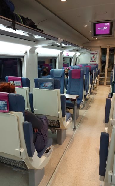 Camino Inglés - vonaton robogunk A Coruña felé