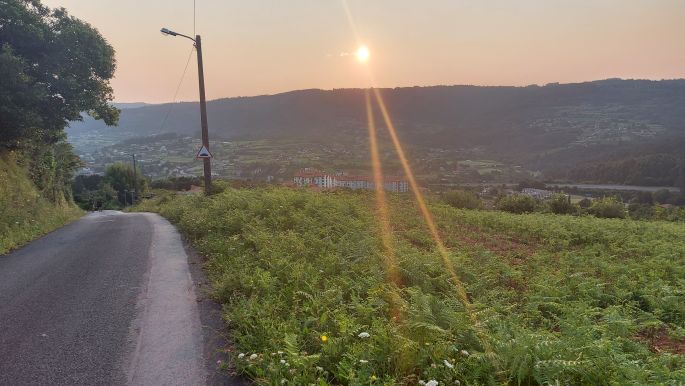 Camino Inglés, Angol út, Pontedeume felett éppen felkel a nap