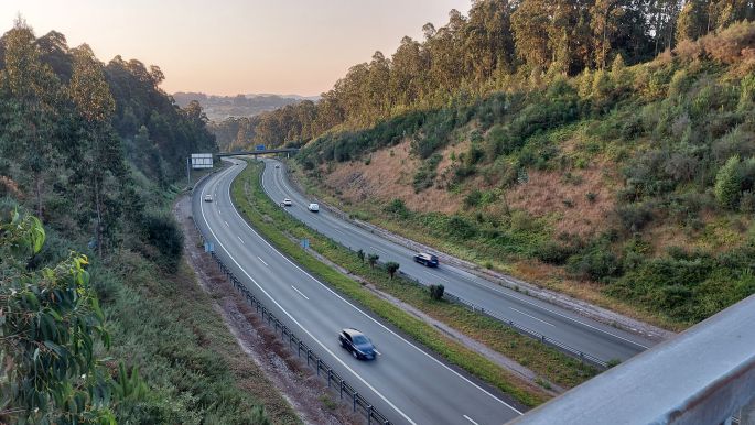 Camino Inglés, Angol út, felüljáró az autópálya felett