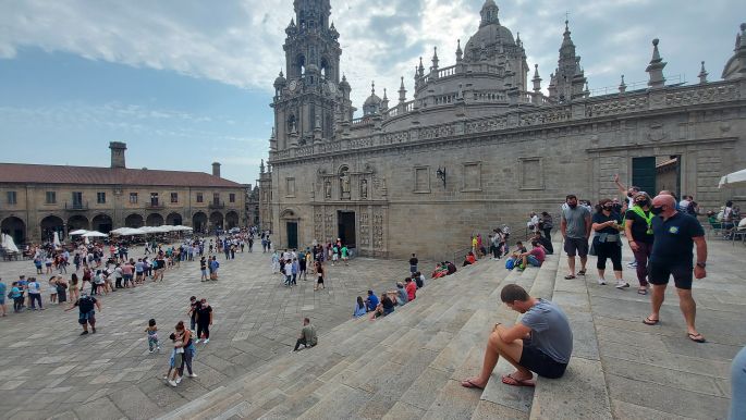 Camino Inglés, Angol út, Santiago de Compostela, nyitva a szent kapu a katedrálisban