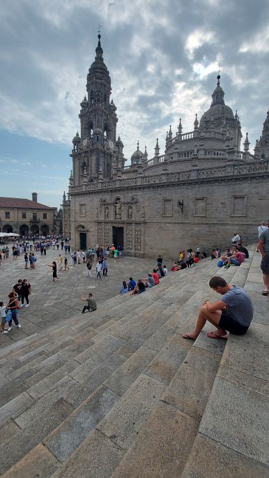 Camino Inglés, Angol út, Santiago de Compostela, nyitva a szent kapu a katedrálisban