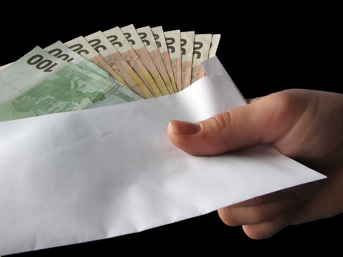 money-envelope-bribe-ok.jpg