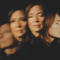 Beth Gibbons: Floating On A Moment - a Portishead-énekesnő Lives Outgrown című első szólóalbumáról