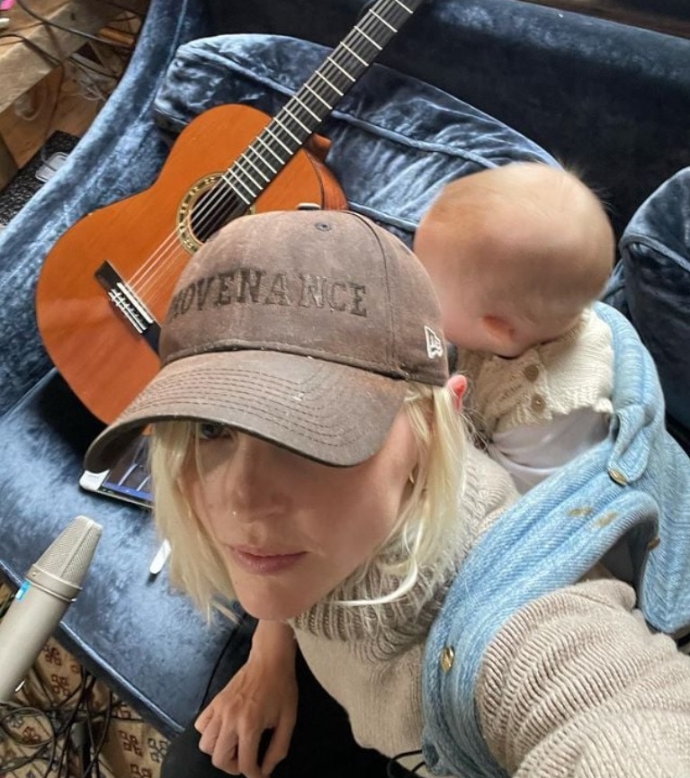 lauramarling24baby2.jpg