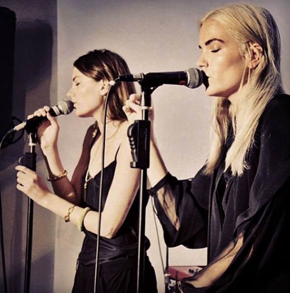 sayloulou-mic.jpg