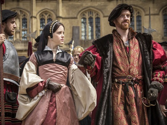 Szinkronhangok: Farkasbőrben (Wolf Hall)