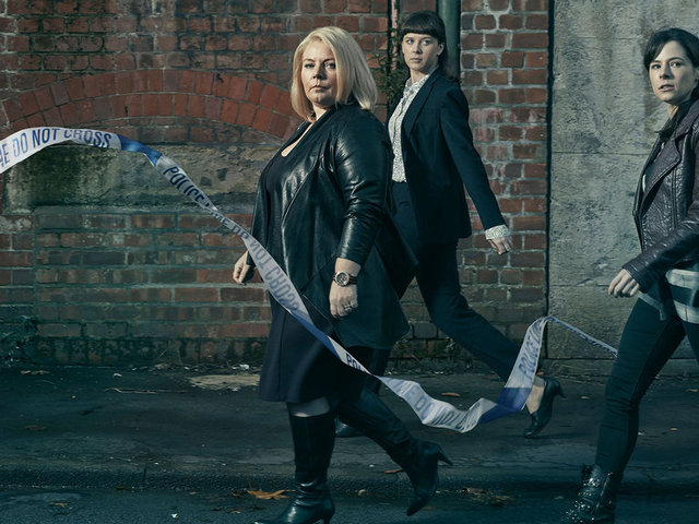 Szinkronhangok: Manchester sötét oldalán (No Offence)