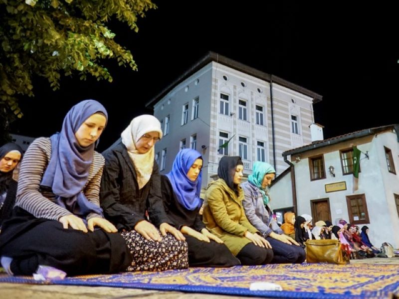 muslim-prayer-anadolu-640-better_1.jpg