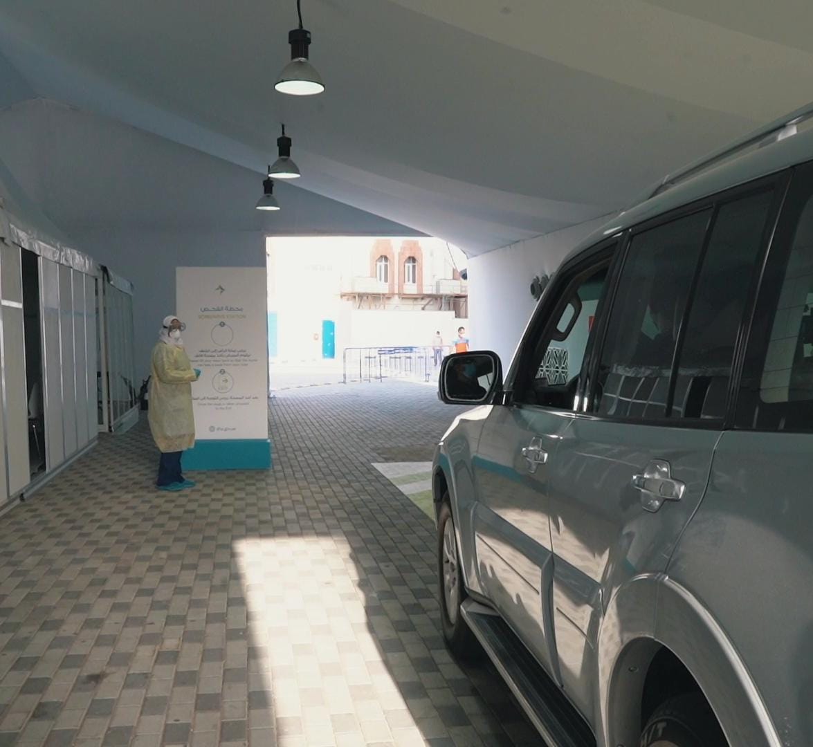 Ingyenes koronavírus-tesztelés Dubajban autósoknak