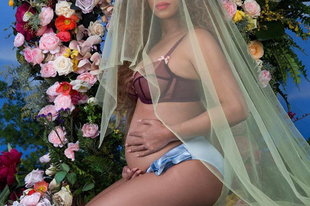 A művész Beyonce képei mögött