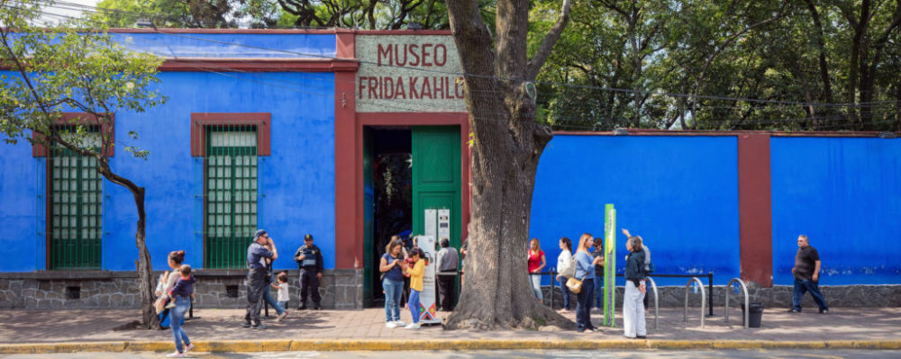 frida-kahlo-museum-mexico-city-_-coralimages2020-dreamstime-81305089-e1492716658441-1000x399.jpg