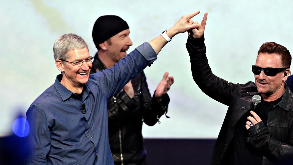 apple-u2-tim-cook.jpg