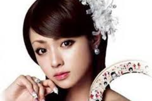 29 éves KYOKO FUKADA japán énekesnő, színésznő