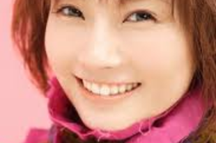 30 éves NATSUMI ABE japán énekesnő