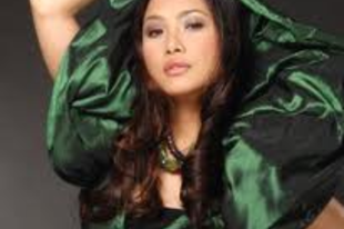31 éves SHERYN REGIS Fülöp-szigeteki énekesnő