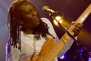 44  éves RICHARD BONA kameruni dzsessz-zenész