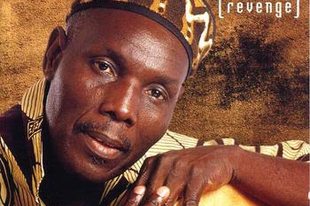 59 éves OLIVER "TUKU" MTUKUDZI zimbabwei énekes