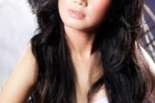 33 éves ROSSA indonéz énekesnő