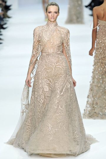 7987_fs.eliesaab.0.00290h1_fashionshow_article_portrait.jpg