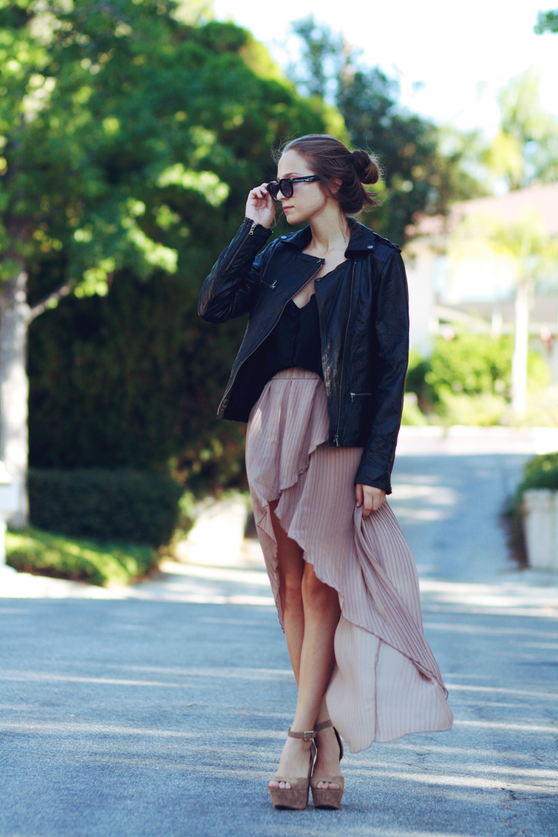 Pleated+Skirt+and+Steve+Madden+Shoes+-+outofabook+dot+blogspot1.jpg