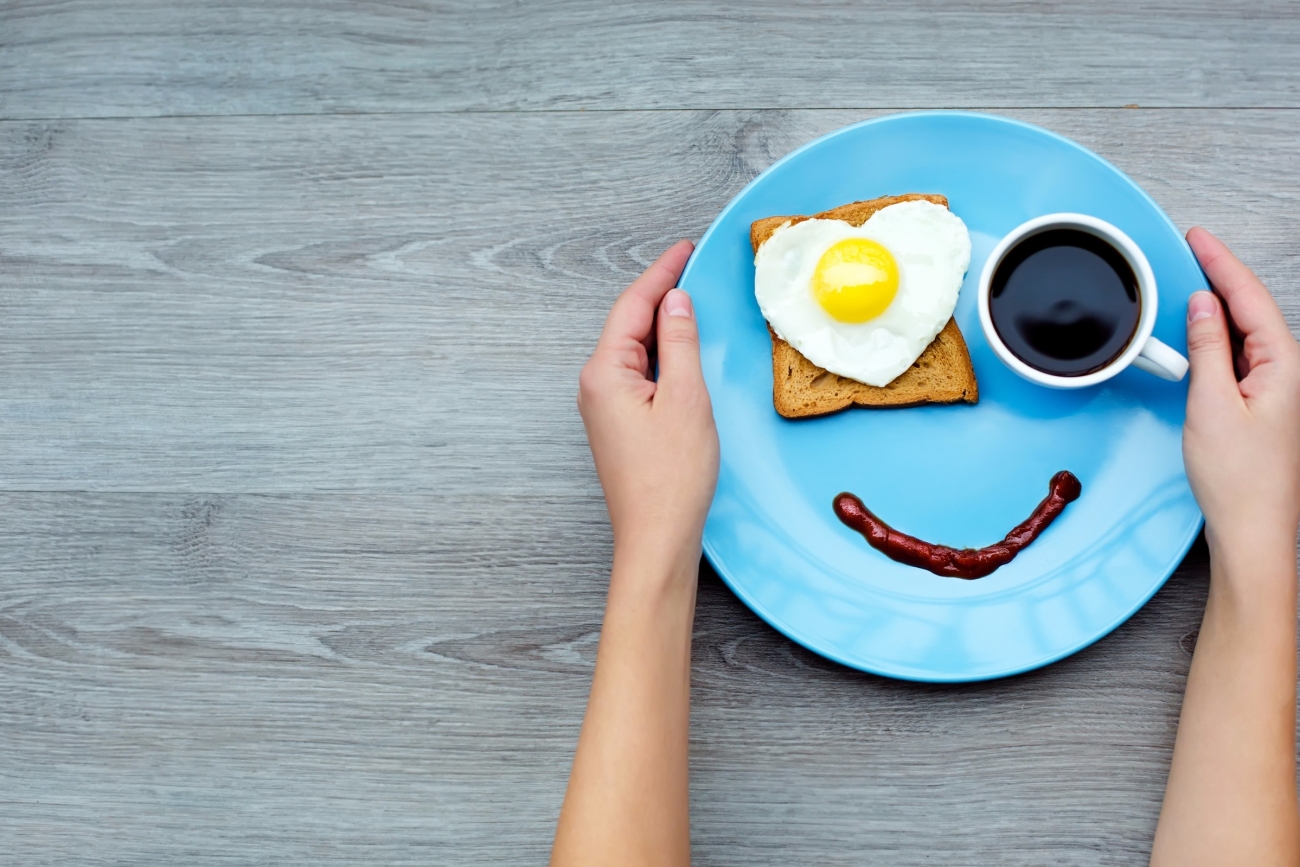 20150803182047-cute-breakfast-smile-happiness.jpeg