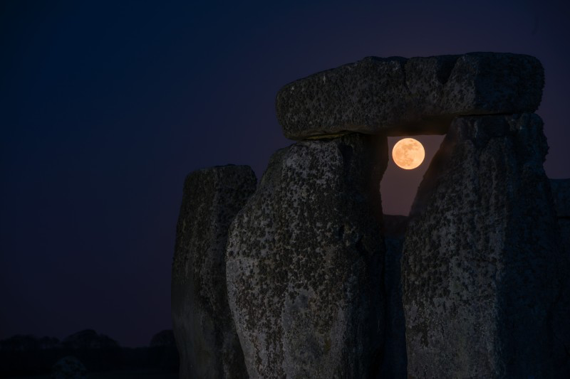 A Hold hatása a Stonehenge tervezésére