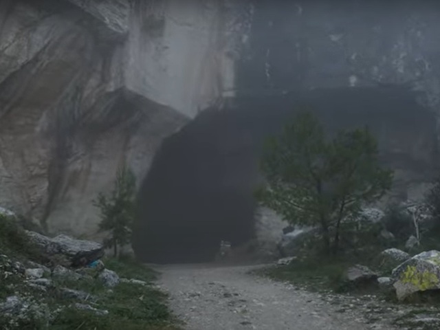 A Davelis-barlang rejtélyei